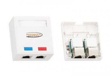 Фотография товара 'Nikomax Настенная розетка, 2 порта, категория 6, RJ45/8P8C, 110/KRONE, T568A/B NMC-WO2SE2-WT'