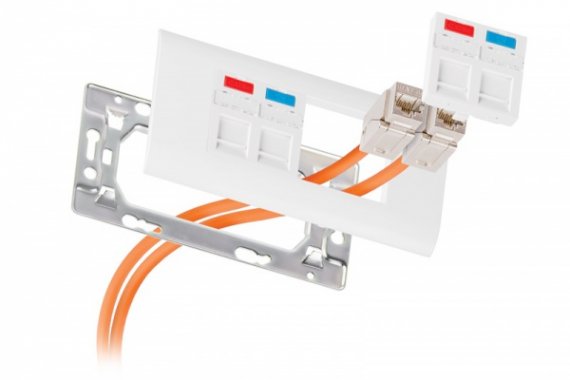 Фотография товара 'Nikomax Настенная лицевая панель под 3 вставки типа Mosaic 45х45 мм, с подрамником NMC-PL3PM-WT'